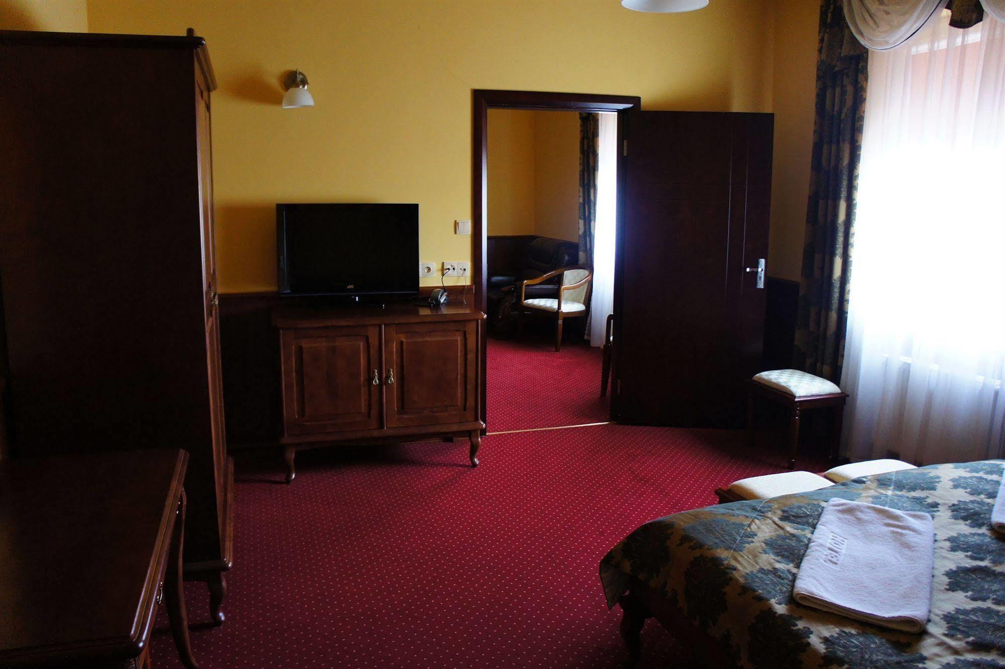 Hotel Dobosz Полице Экстерьер фото