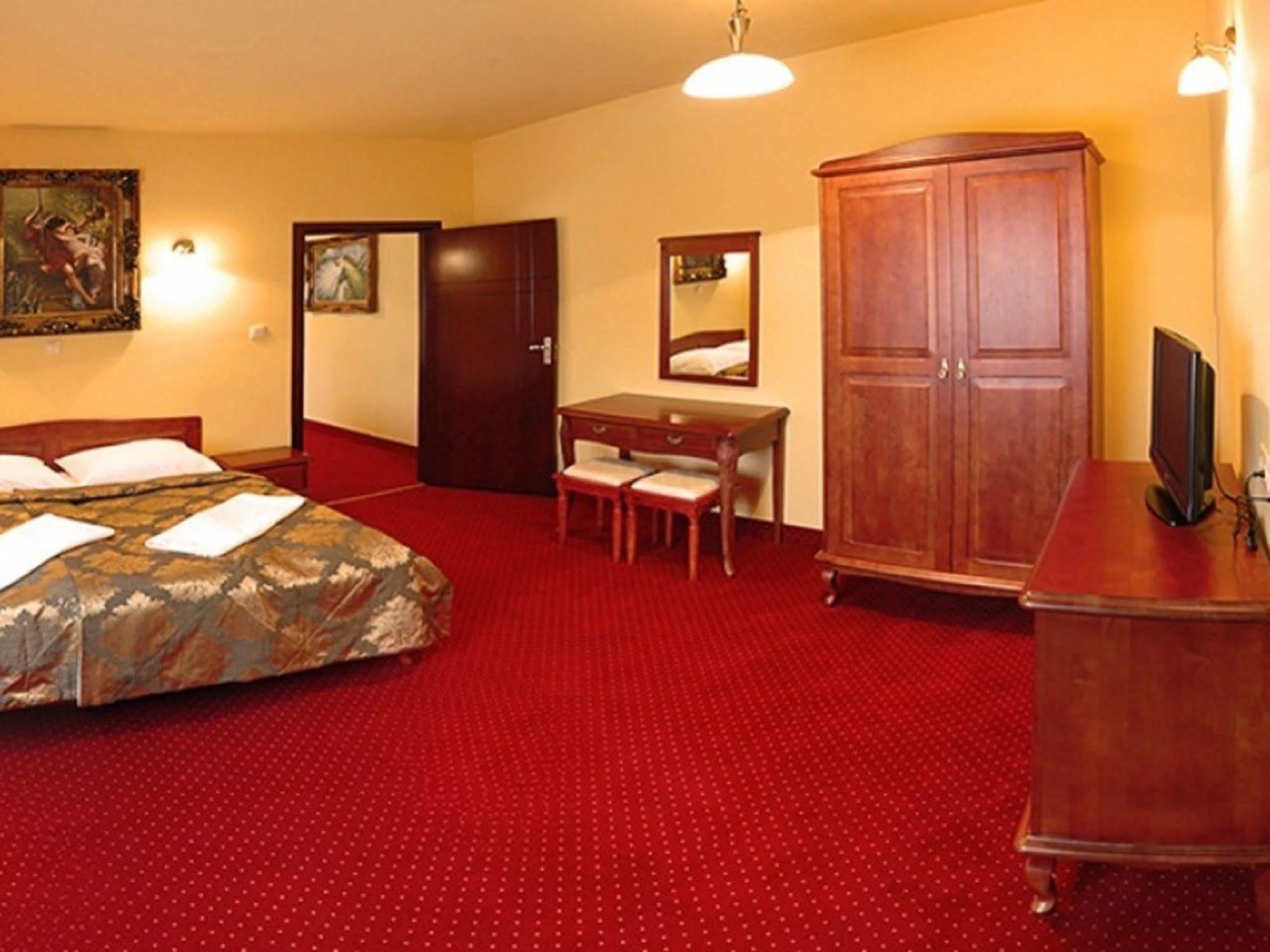 Hotel Dobosz Полице Экстерьер фото