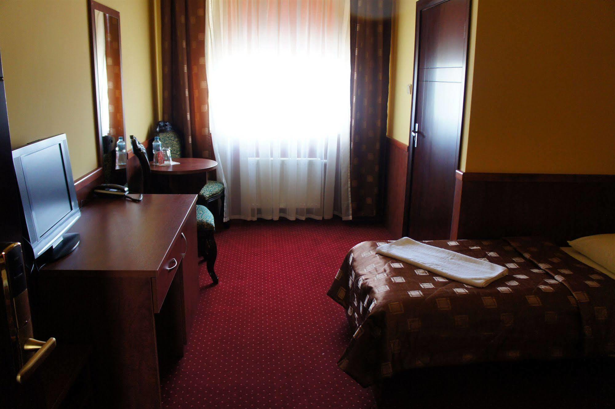 Hotel Dobosz Полице Экстерьер фото